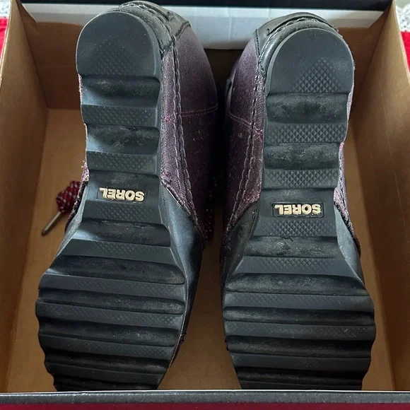 SOREL PDX Wedge Bootie in purple/dark gray with red laces, Size 8.5 - Picture 6 of 7